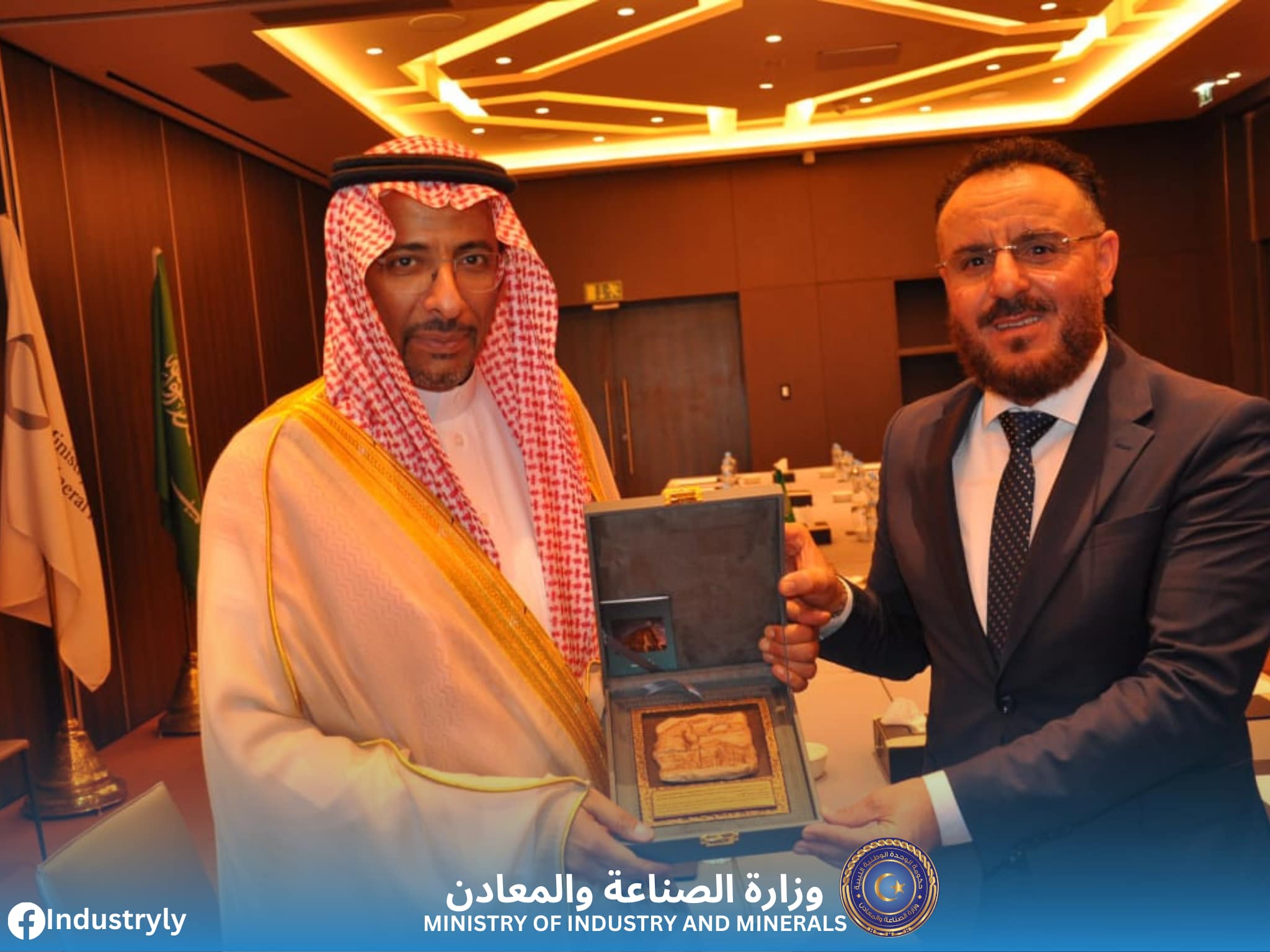 Abu Hessa discusses with his Saudi counterpart ways to strengthen cooperation between the two countries.