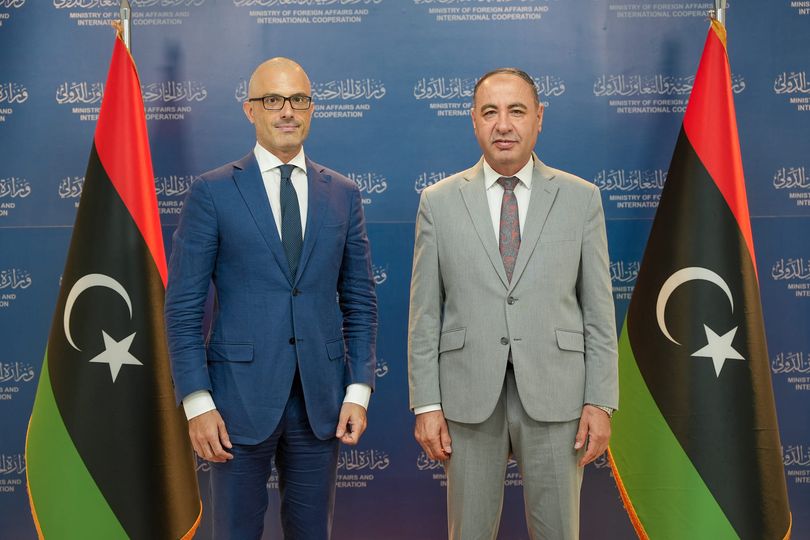 Discussing cooperation between Libya and the European Union to combat migration and secure borders.