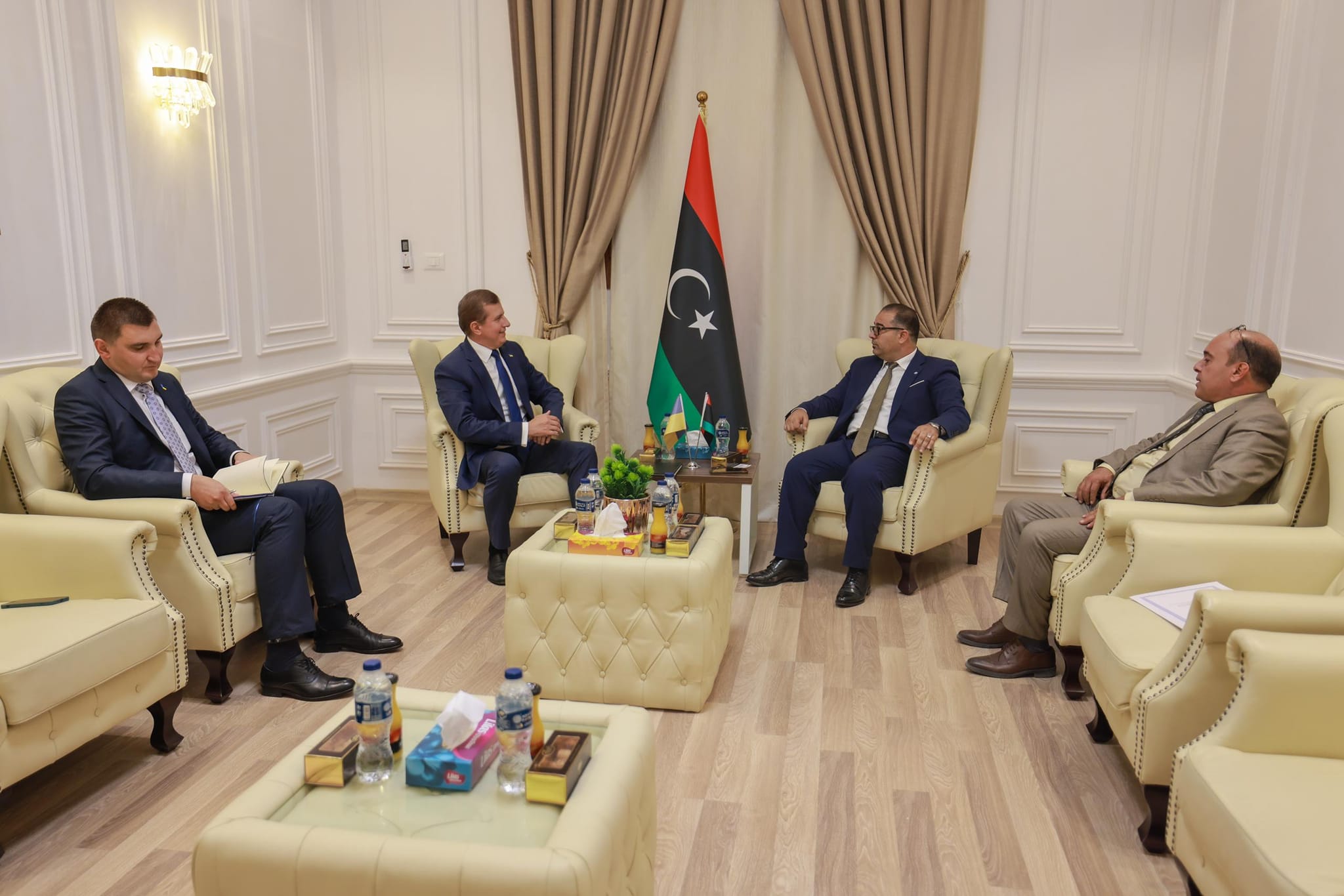 Khamadeh discusses with the Ukrainian ambassador to Libya the development of bilateral relations between the two countries.