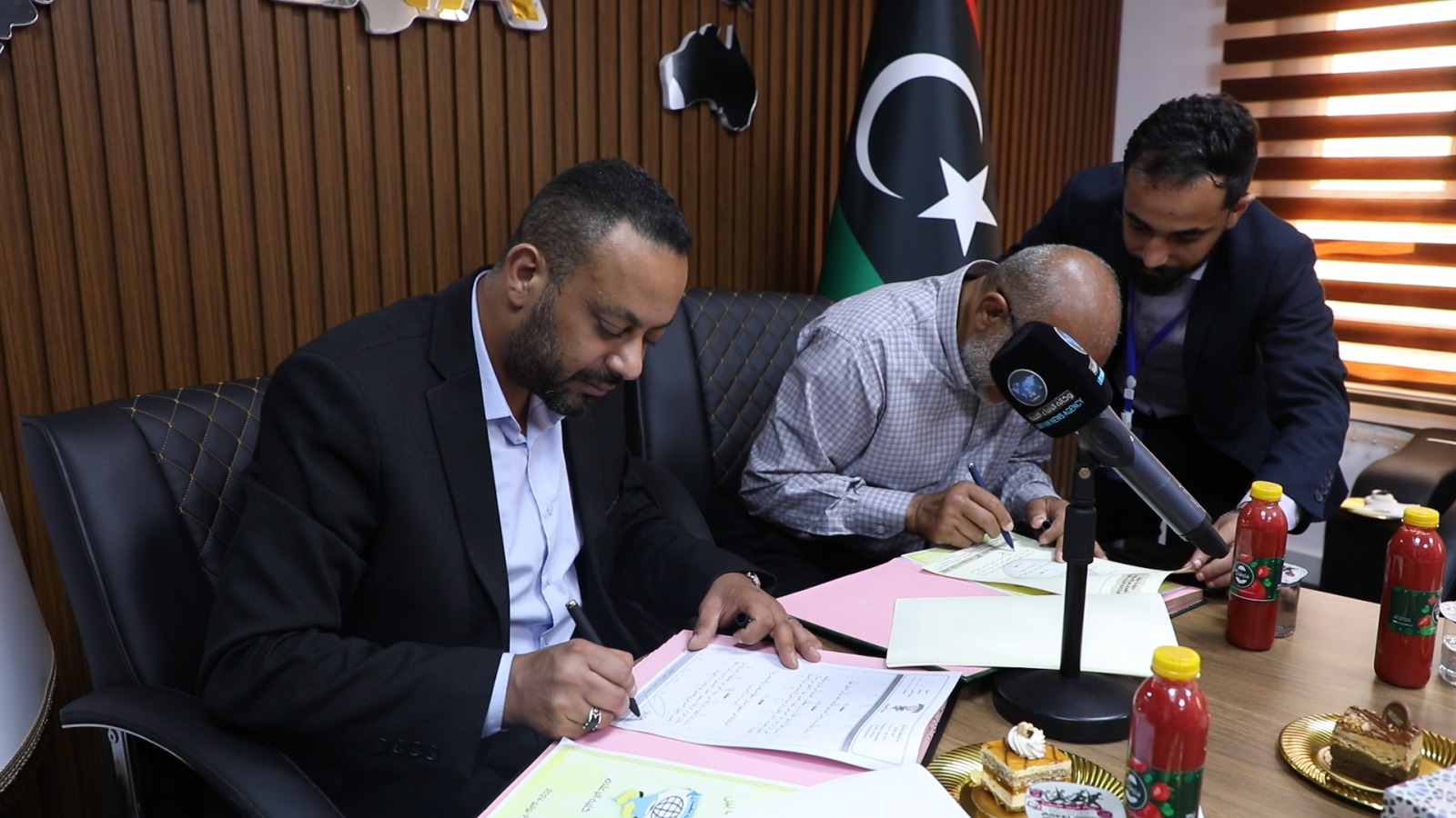 LANA and the Faculty of Media at the University of Benghazi sign a memorandum of understanding.