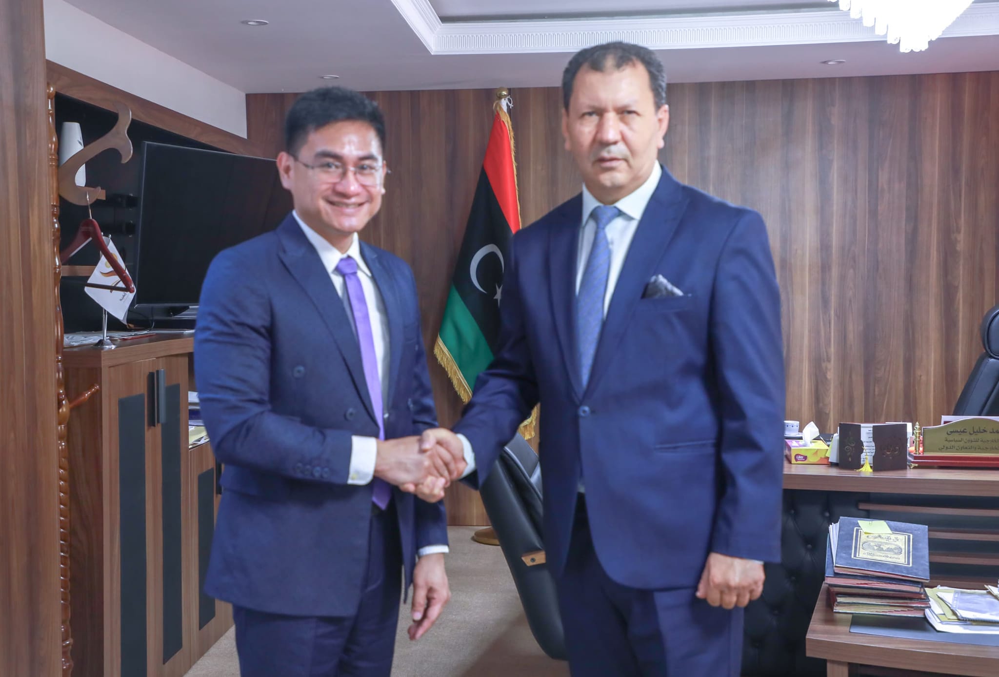 Issa meets with the Chargé d'Affaires of the Philippine Embassy in Libya.