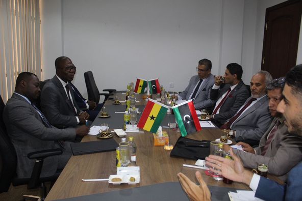  سفير غانا يبدي استعداده لافتتاح قنصلية لبلاده بمدينة بنغازي .