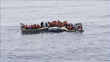 المغرب تعترض قاربا يحمل 196 مهاجرا غير شرعي. 