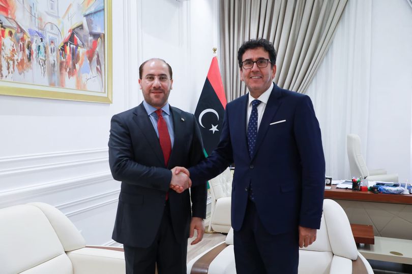 بحث تعزيز علاقات التعاون الثنائي بين ليبيا والعراق . 