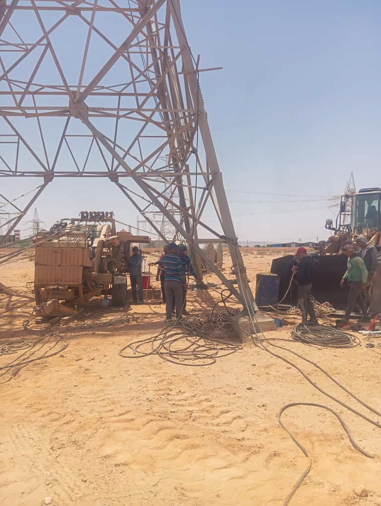 شركة الكهرباء : استكمال مشروع خط نقل الطاقة الرويس - أبوعرقوب، جهد ((400 ك.ف)) .