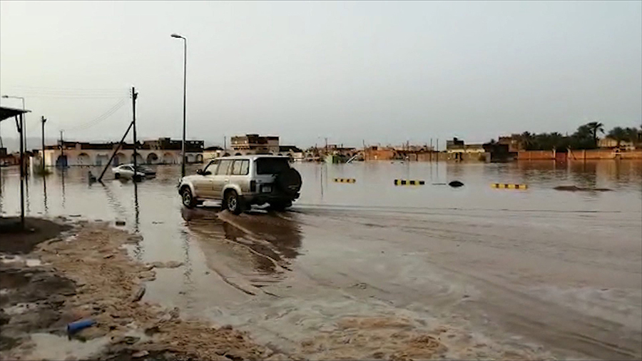 غرفة الطوارئ ببلدية غات تعرب عن قلقها بشأن الأوضاع الجوية في مناطق الجنوب الليبي .