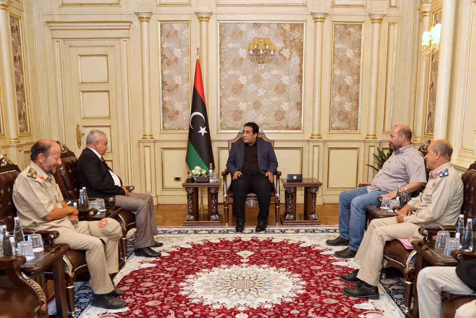 The President of the Presidential Council meets at the Council's headquarters with the Deputy Commander of the Mobile Force.