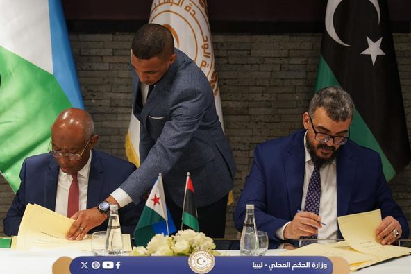 Minister of Local Government signs a MoU with the Minister of Decentralization of Djibouti.