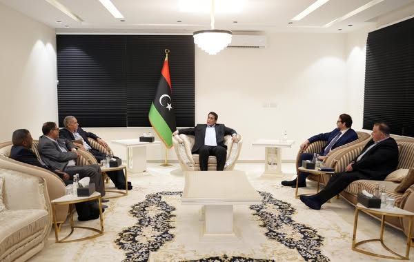 المنفي يستعرض مع شبكة الأحزاب الليبية الأوضاع الأمنية بطرابلس.