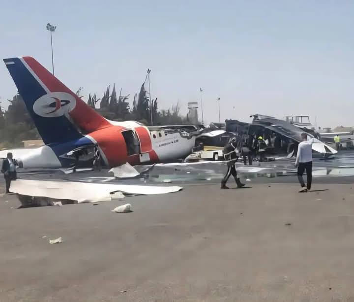 الخطوط اليمنية تعلق جميع رحلاتها بعد استهداف الطيران الاسرائيلي  إحدى طائراتها بصنعاء.