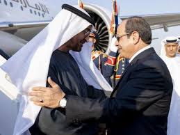 الرئيس المصري يتوجه إلى أبوظبي لبحث القضايا الإقليمية وتعزيز التعاون الثنائي. 