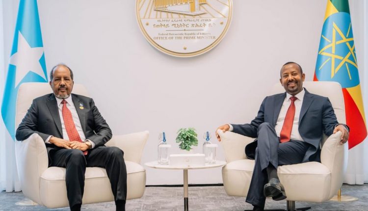 الرئيس الصومالي يلتقي رئيس الوزراء الإثيوبي على هامش مؤتمر الأمن الغذائي العالمي