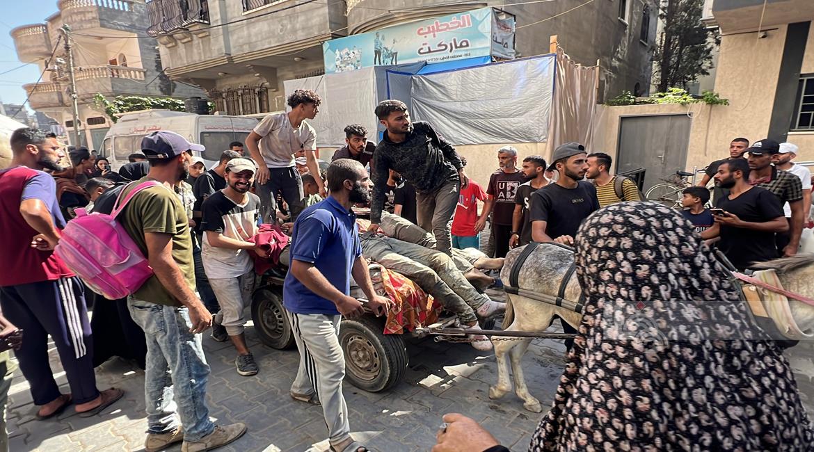  استشهاد 53 فلسطينيا وإصابة آخرين بنيران الاحتلال على قطاع غزة.
