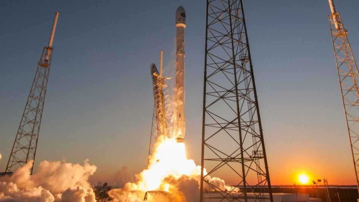 إطلاق أول قمر صناعي تجاري مخصص لعلوم الفضاء يحمل اسم (موف)