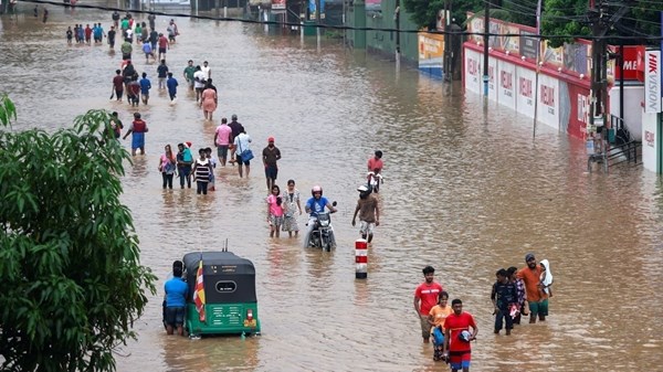 ارتفاع حصيلة قتلى الفيضانات وانهيارات التربة في سريلانكا إلى 123