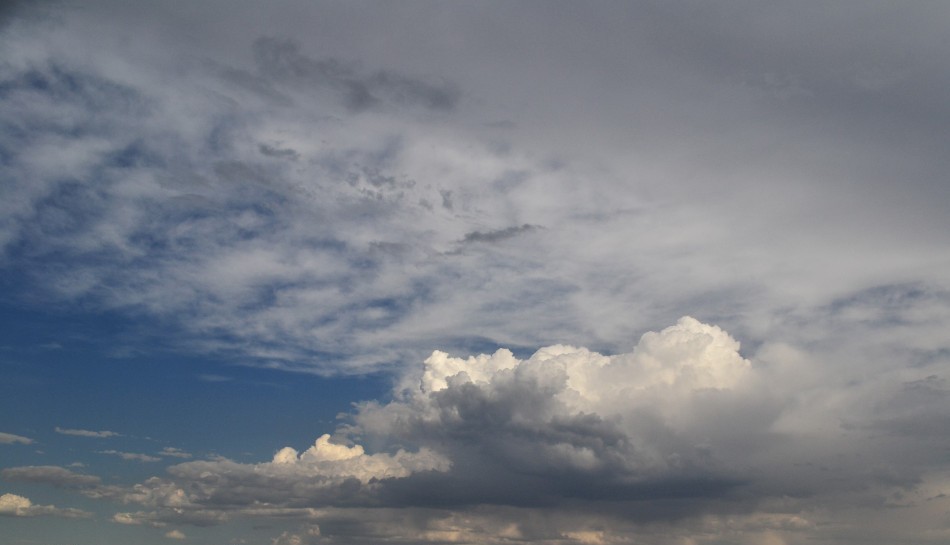 أجواء باردة على كامل مناطق البلاد مع رياح نشطة على الشمال والوسط   