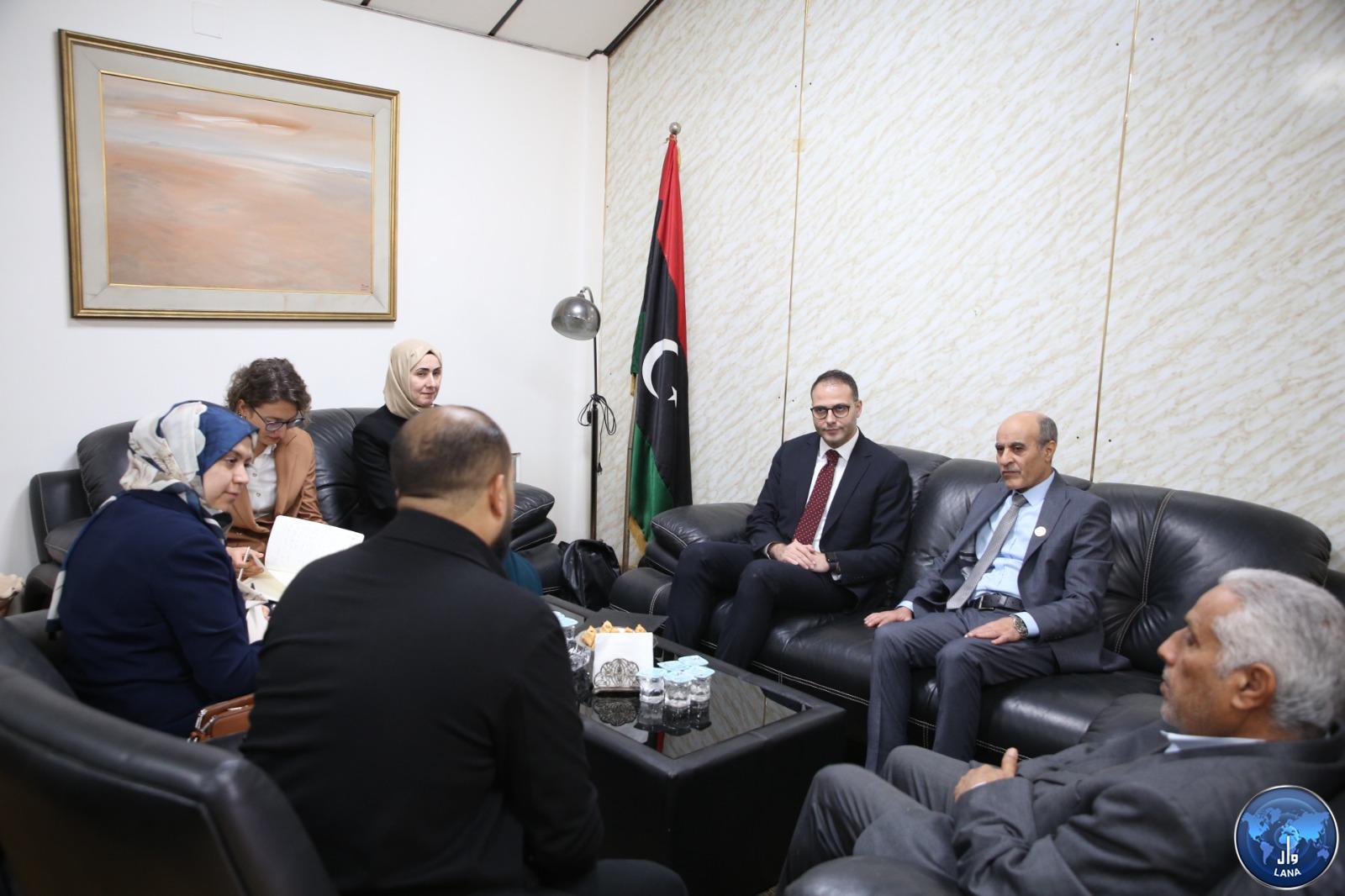 A delegation from the Turkish Ministry of Education discusses with (WAL) prospects for cooperation in the fields of education and training, especially in the fields of journalism and media.