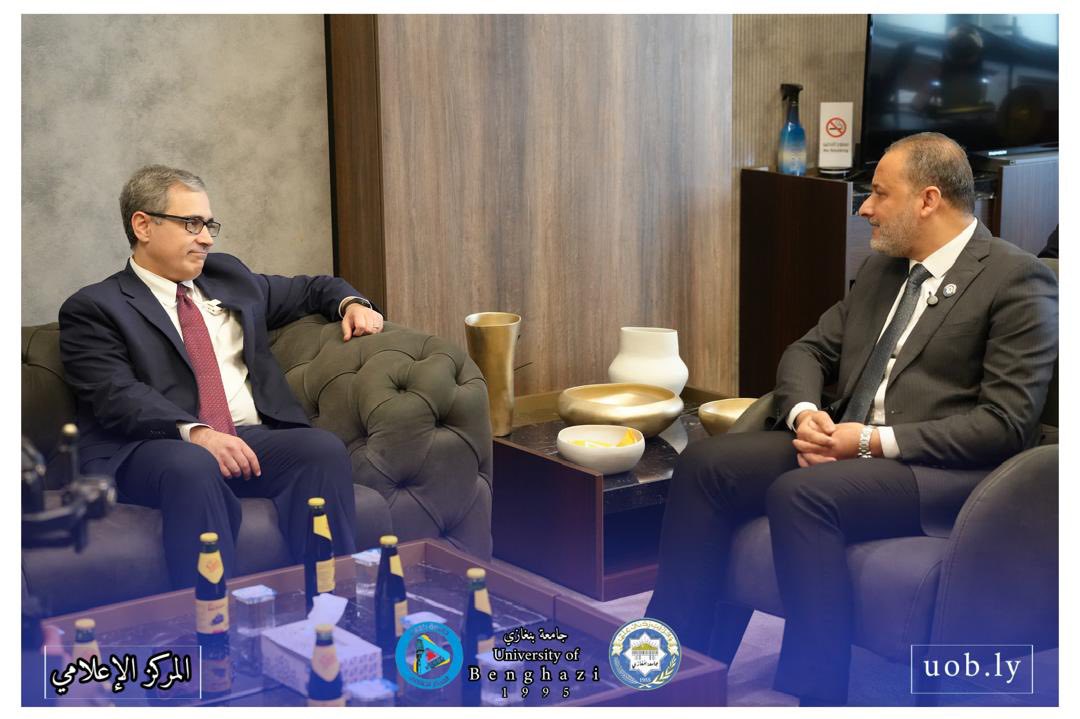 رئيس جامعة بنغازي يلتقي القائم بأعمال السفارة الأمريكية في ليبيا 
