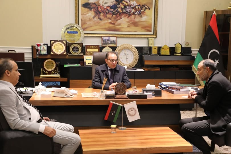 وزير التعليم العالي يتابع سير الامتحانات بالمدارس الليبية في الخارج 