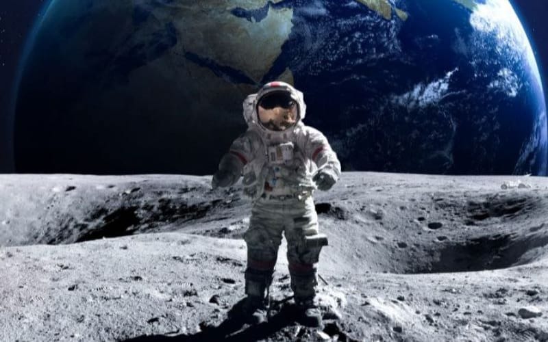 ناسا  و (( سبيس إكس)) تقرران عودة طاقم ( كرو-11) للأرض بسبب عارض صحي