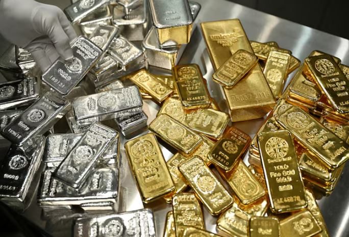أسعار الذهب والفضة تسجل مستويات قياسية بعد تهديد ترامب لأوروبا بفرض رسوم جمركية إضافية