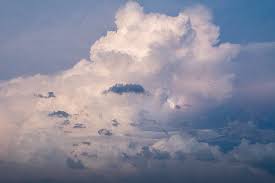 طقس متقلب وبارد على أغلب مناطق البلاد، مصحوب برياح نشطة من حين لآخر، يتخلله هطول أمطار متفرقة .