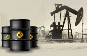 النفط يتراجع بشكل محدود وسط ترقّب لتداعيات التوترات في مضيق هرمز