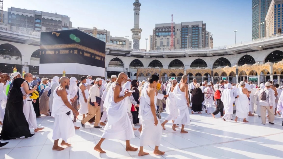 الصحة السعودية تشدد على ضرورة تلقي لقاح الحمى الشوكية قبل العمرة  .