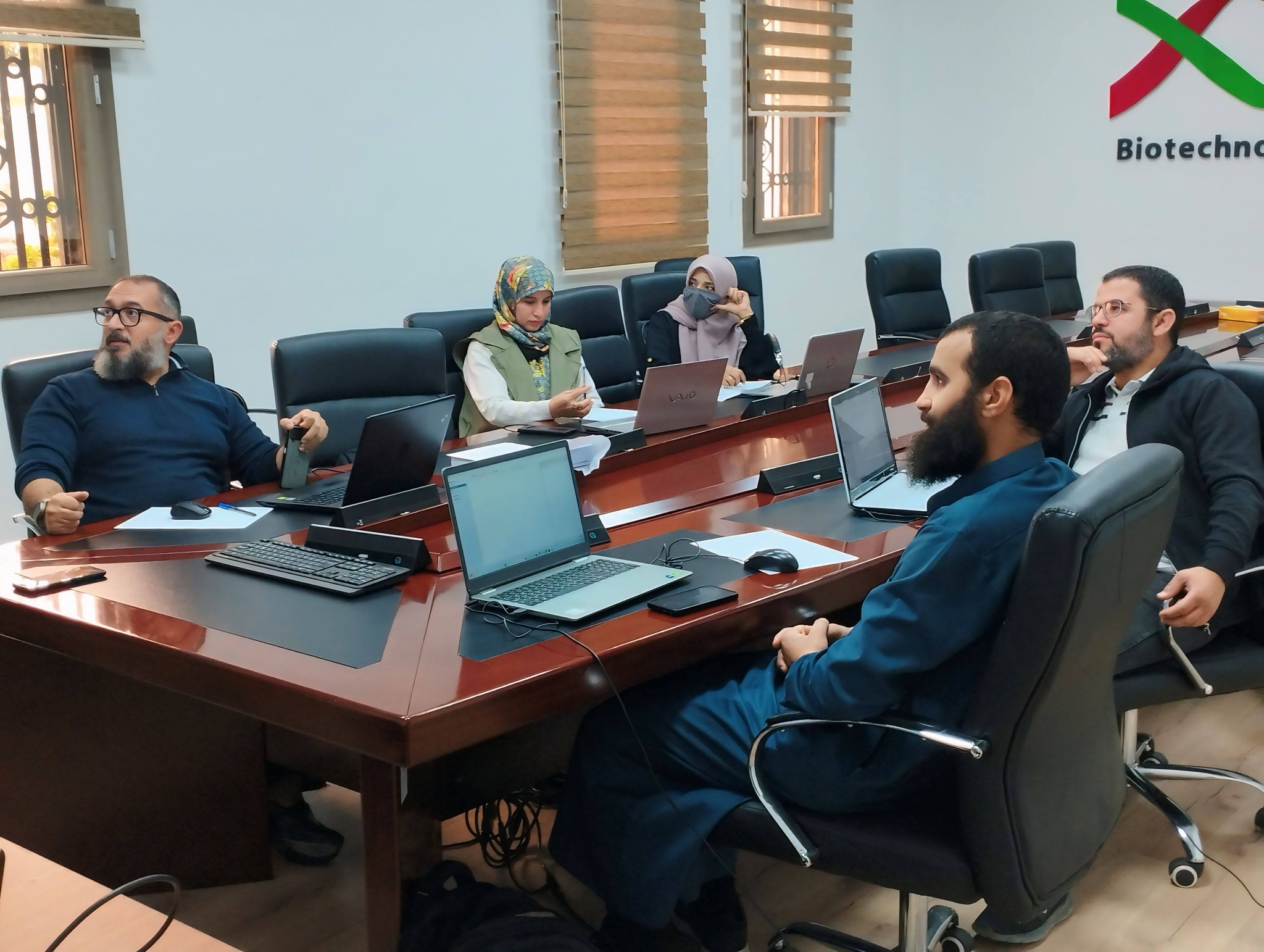 قسم البيئة والأغذية بالمركز الليبي لبحوث التقنيات الحيوية ينظم دورة تدريبية حول استعمال برنامج إدارة المراجع .