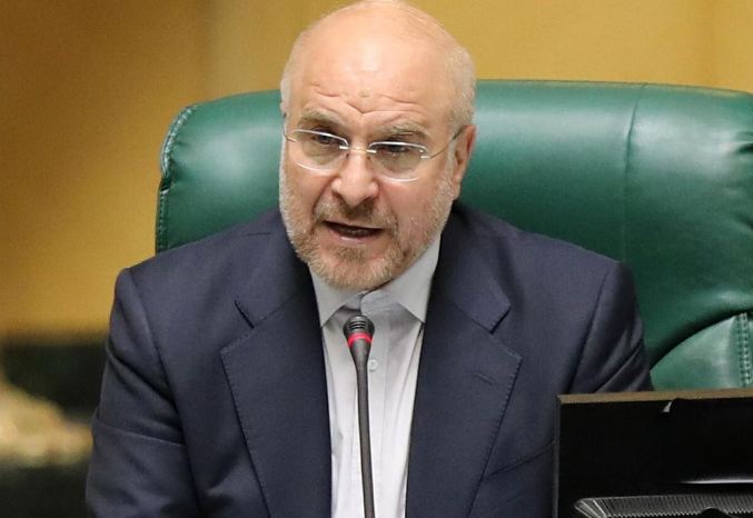 رئيس البرلمان الإيراني يتوعد بتدمير البنية التحتية بالمنطقة في حال استهداف محطات الطاقة .