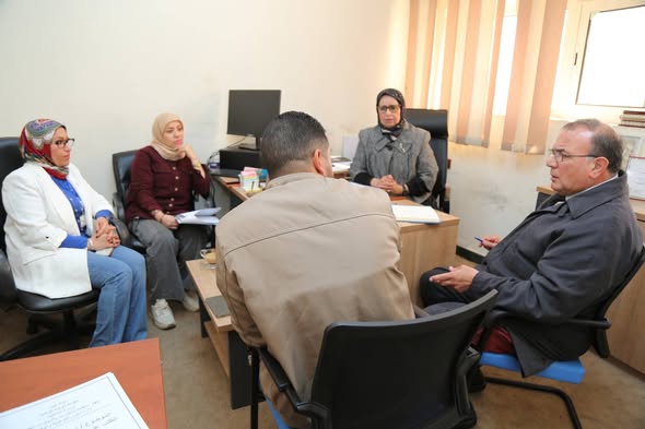 إدارة الخدمة الاجتماعية والصحة المدرسية  تناقشان الجهود  المشتركة لحماية البيئة التربوية والتعليمية.