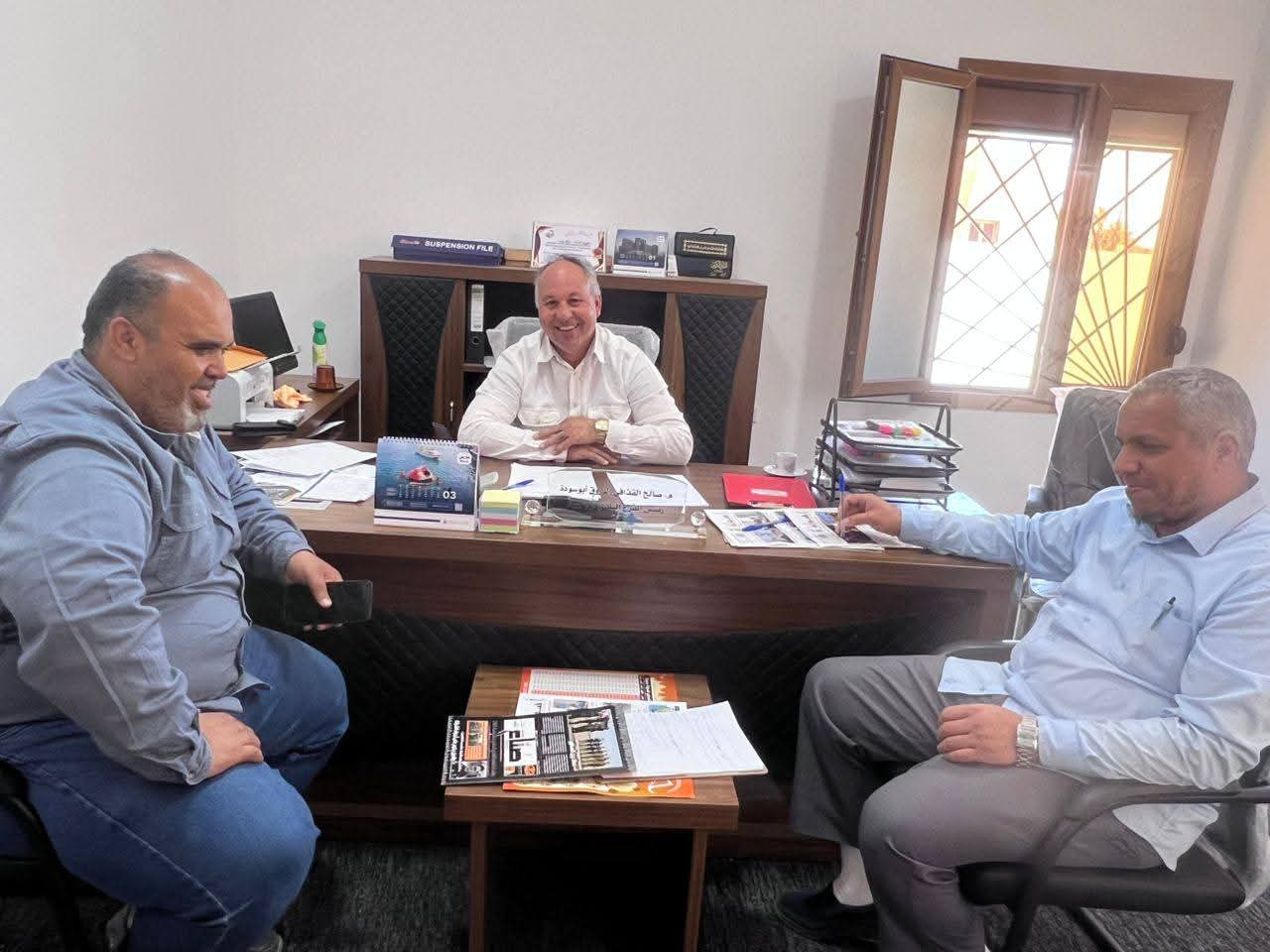 وفد هندسي من مصراته يباشر إجراءات توصيل شبكة المياه لمخطط أبونجيم الجديد 