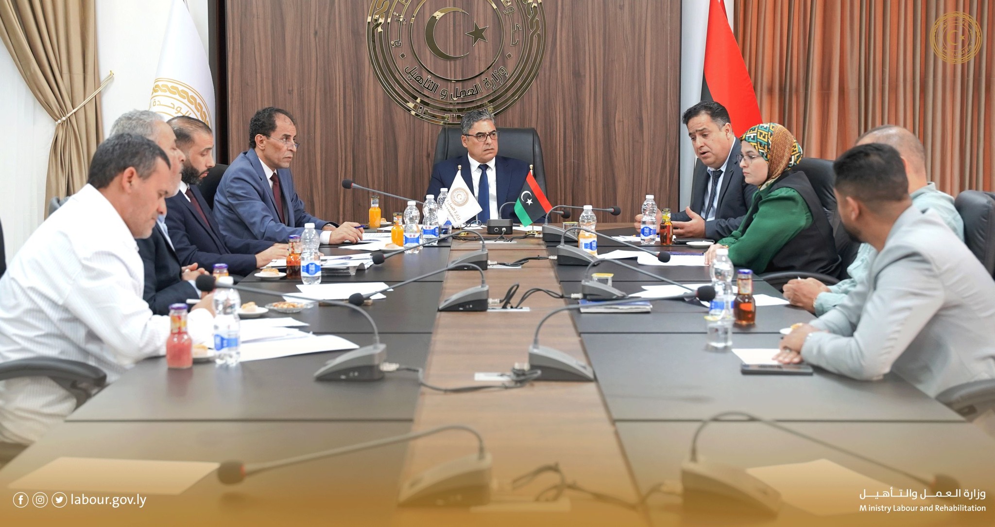 اللجنة الاستشارية بوزارة العمل تبحث تنظيم سوق العمل وتعزيز التوطين والتحول الرقمي