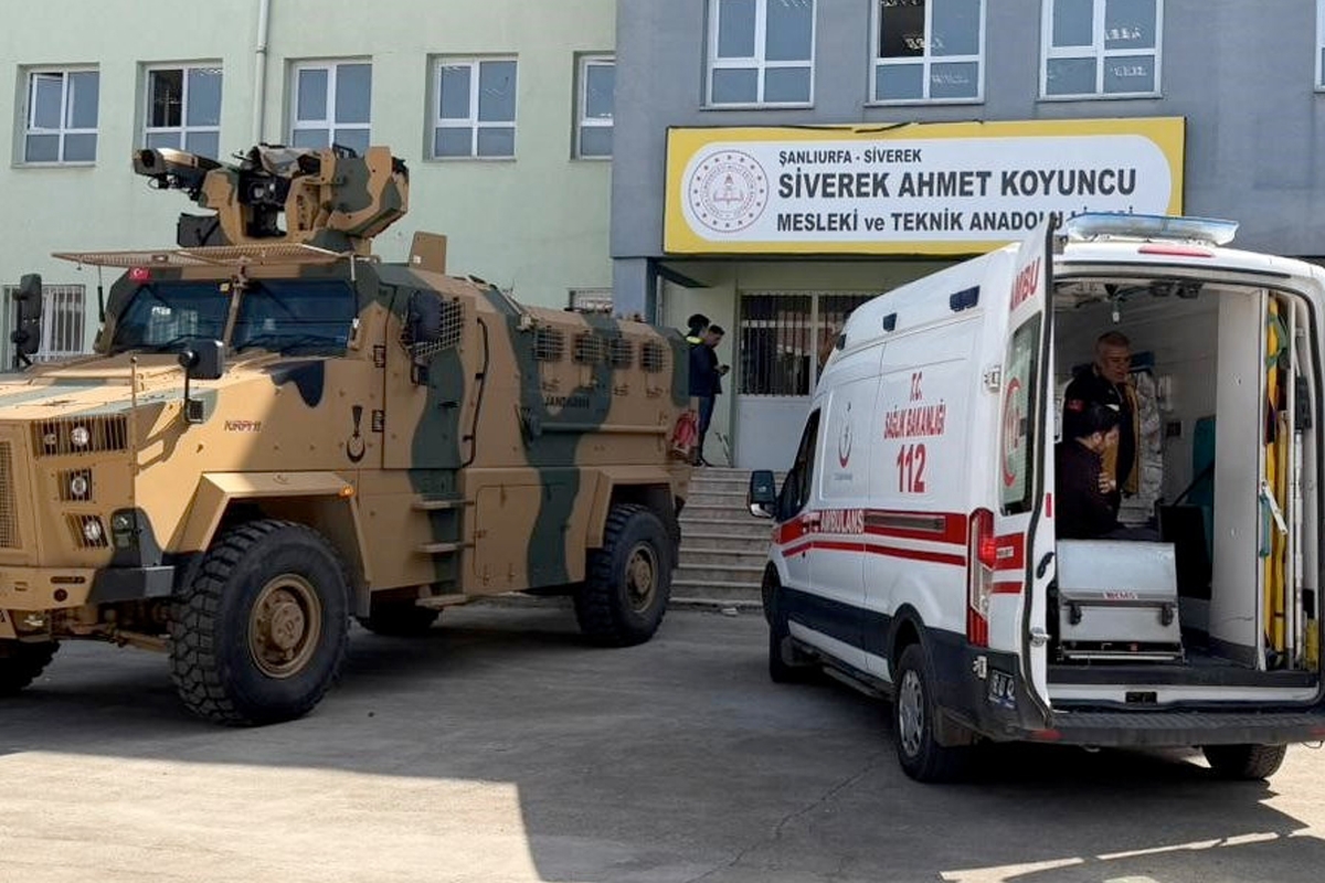 إصابة 16 شخصا في هجوم مسلح على مدرسة ثانوية في تركيا .