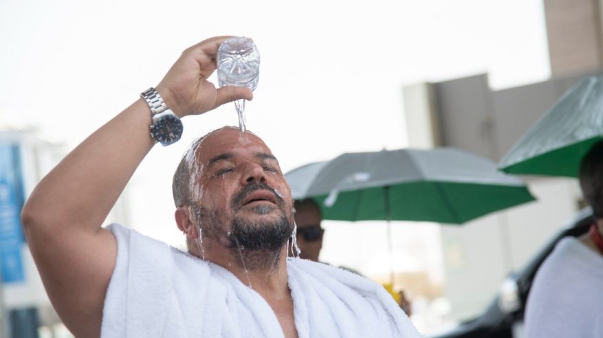 السعودية: 20 ألف ريال غرامة والترحيل والمنع من دخول المملكة 10 سنوات لمخالفي نظام الحج .