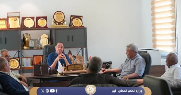 وكيل شؤون البلديات يلتقي عدداً من عمداء البلديات ويبحث معهم سبل تعزيز الأداء الخدمي