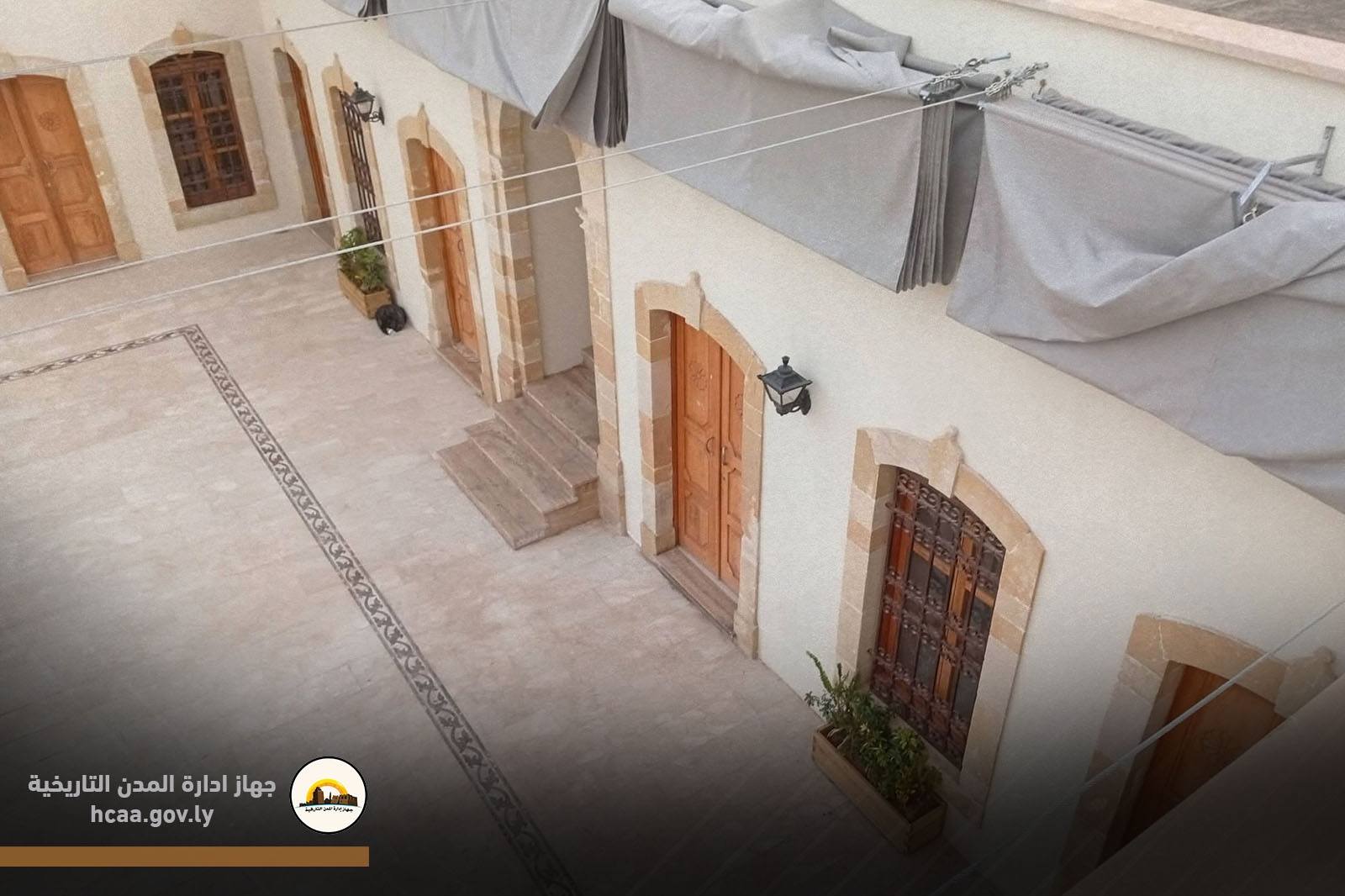 جهاز إدارة المدن التاريخية  يتابع تنفيذ الاعمال بقلعة قصر الأخيار التاريخية .