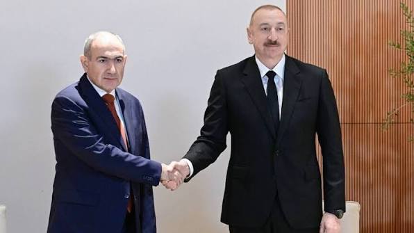 363234