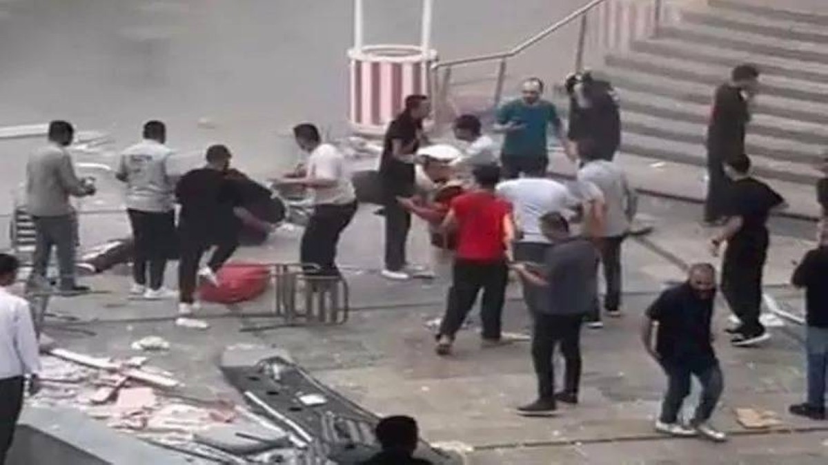وفاة ثلاثة اشخاص وإصابة 17 آخرين جراء حريق بمركز تجاري بالقاهرة
