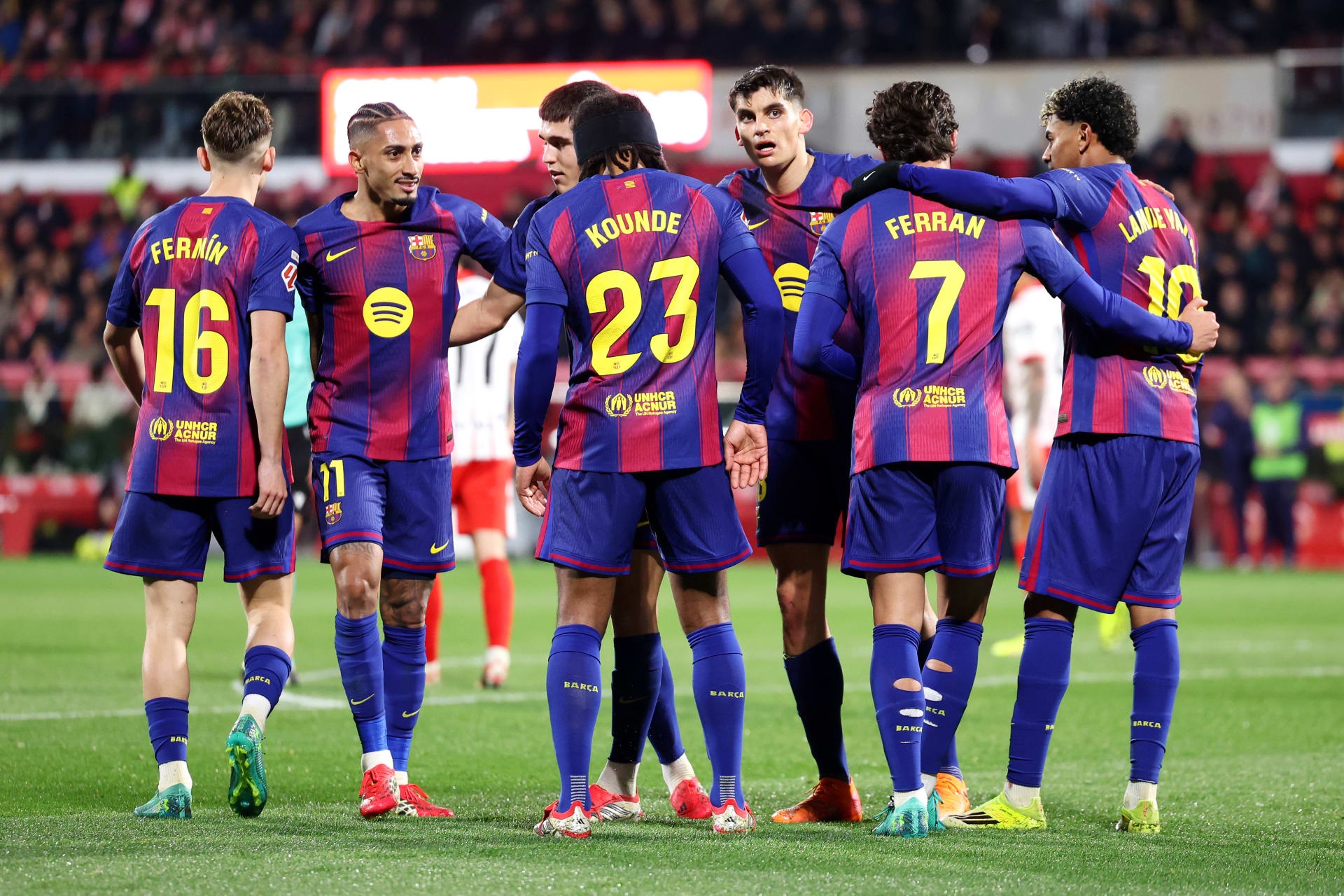 برشلونة ضيفًا ثقيلًا على فالنسيا في اختبار جديد بالدوري الإسباني