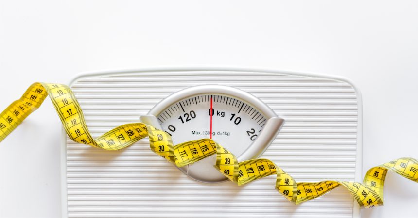 دراسة بريطانية: خفض الوزن بنسبة 5% في منتصف العمر يرتبط بصحة أفضل للقلب.